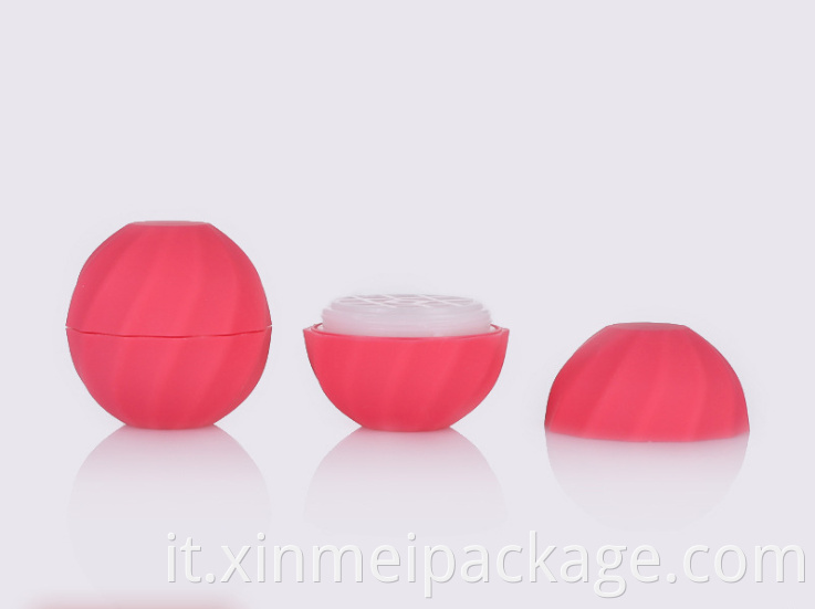 round shape lip balm jar